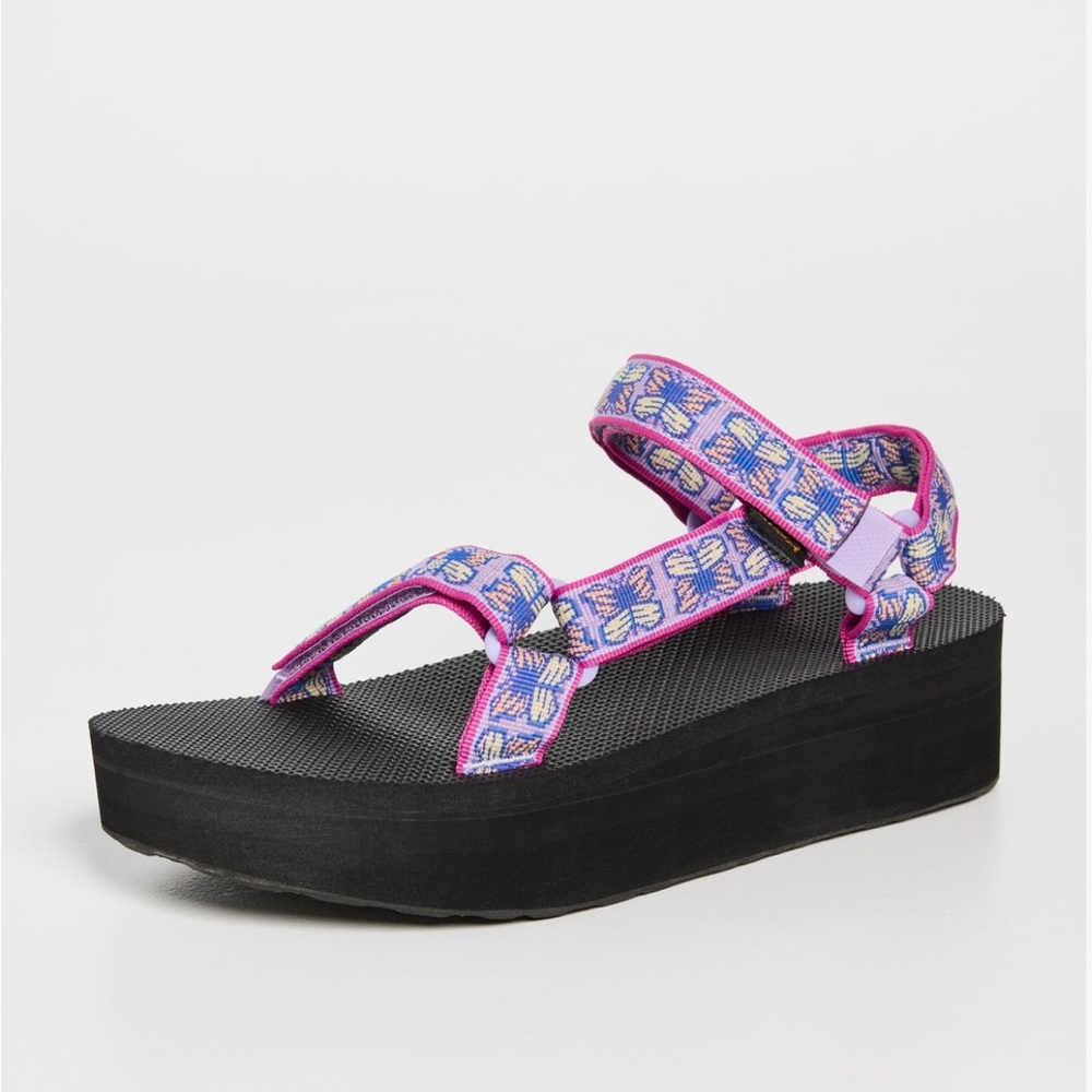 New in Box✨ Teva Butterfly Flatform Universal Sandal